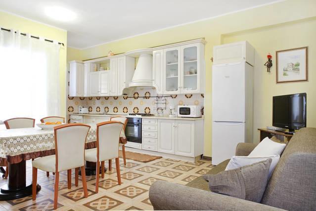 Rosy Apartament Giardini-Naxos